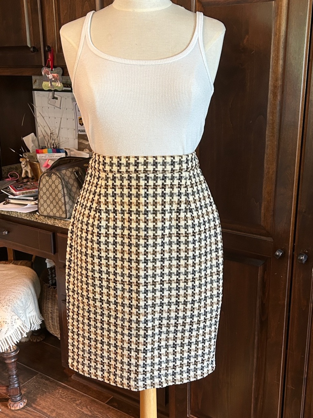 1990’s Jessica Scott Sz 27 Classic Houndstooth Pencil Skirt Cream Brown